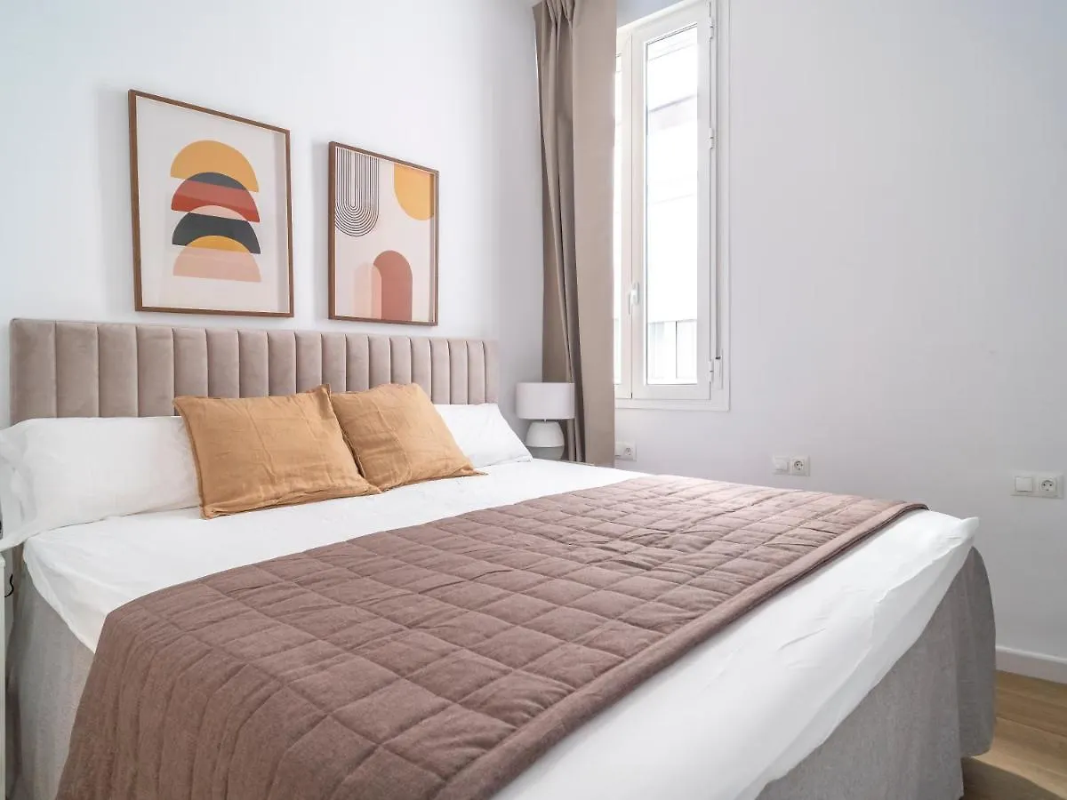 Sanders Lavender - Delightful Two-Bedroom Apartment Downtown Málaga España